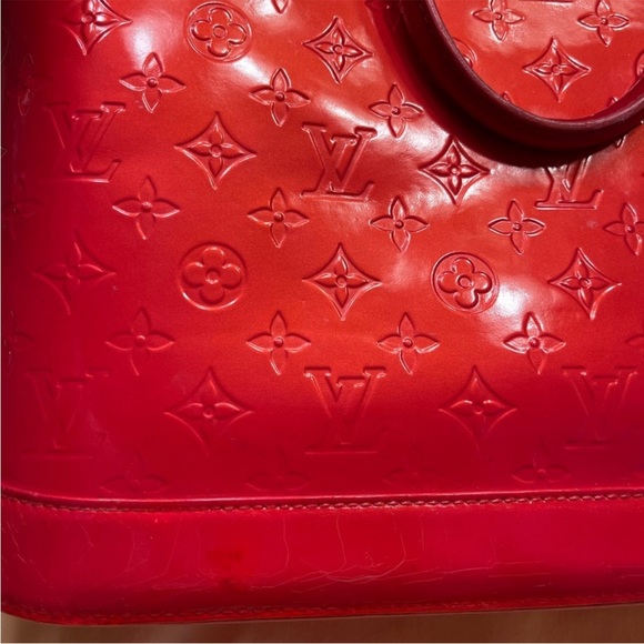 Authentic Louis Vuitton Alma Vernis GM - Picture 9 of 16